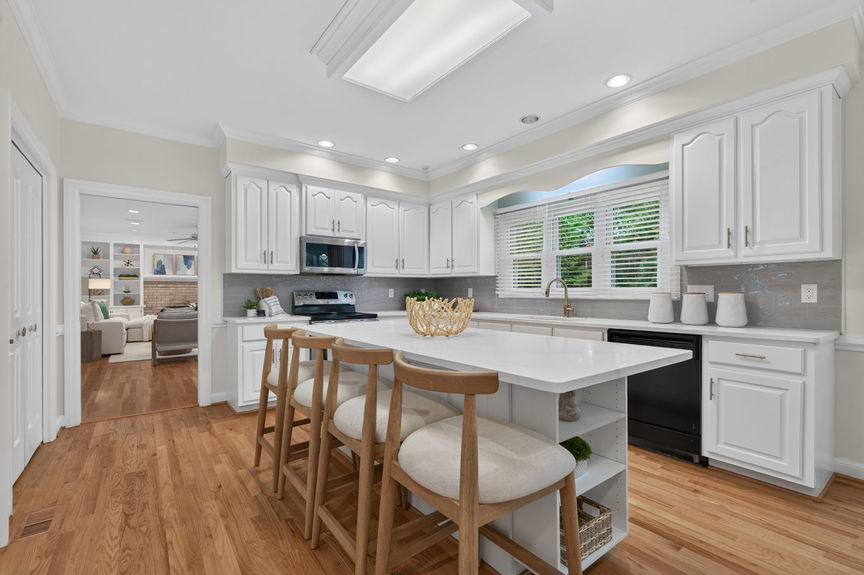10-web-or-mls-2637-wimbledon-point-dr