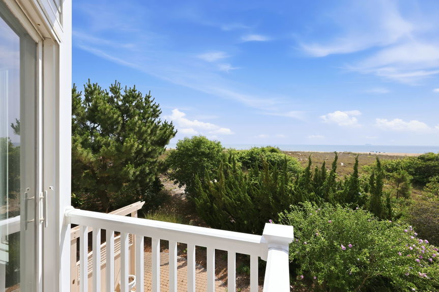 11-web-or-mls-6804A Ocean Front, Virginia Beach, VA 06112026 Exterior 011
