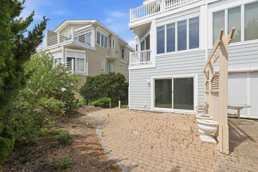 12-web-or-mls-6804A Ocean Front, Virginia Beach, VA 06112026 Exterior 012-Edited
