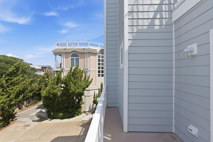15-web-or-mls-6804A Ocean Front, Virginia Beach, VA 06112026 Exterior 015