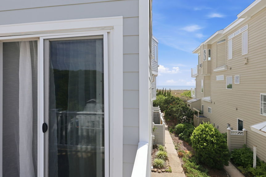 16-web-or-mls-6804A Ocean Front, Virginia Beach, VA 06112026 Exterior 016