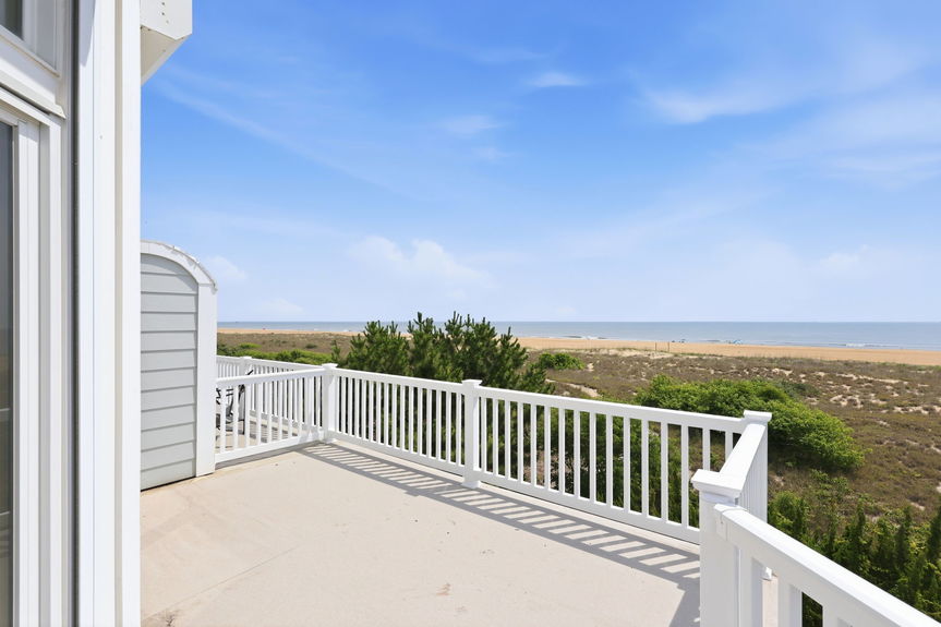 17-web-or-mls-6804A Ocean Front, Virginia Beach, VA 06112026 Exterior 017