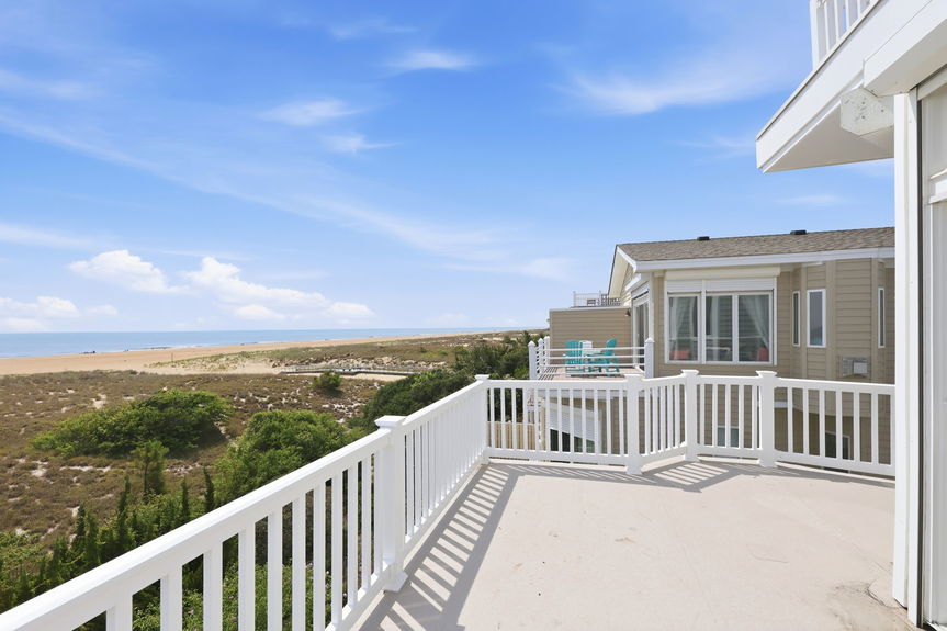 18-web-or-mls-6804A Ocean Front, Virginia Beach, VA 06112026 Exterior 018