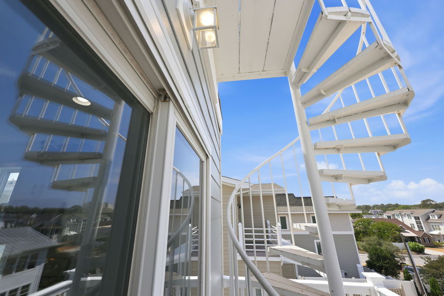 20-web-or-mls-6804A Ocean Front, Virginia Beach, VA 06112026 Exterior 020