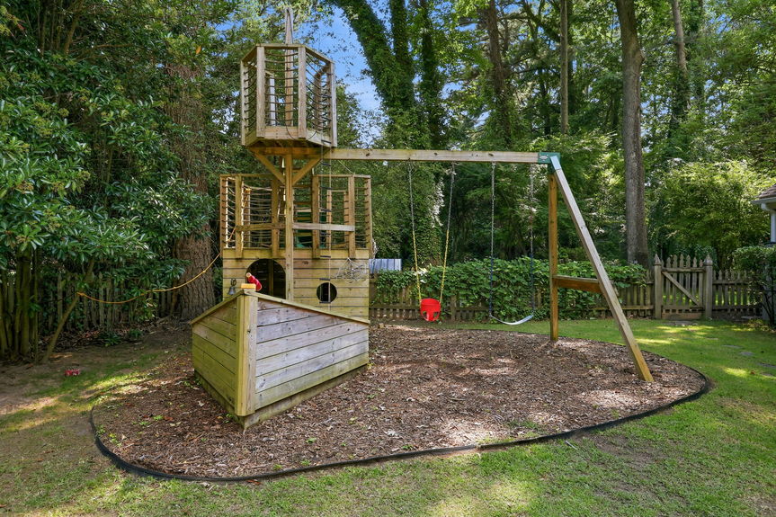 21-web-or-mls-1525 Southwick Road, Virginia Beach, VA06172026 Exterior 021-Edited