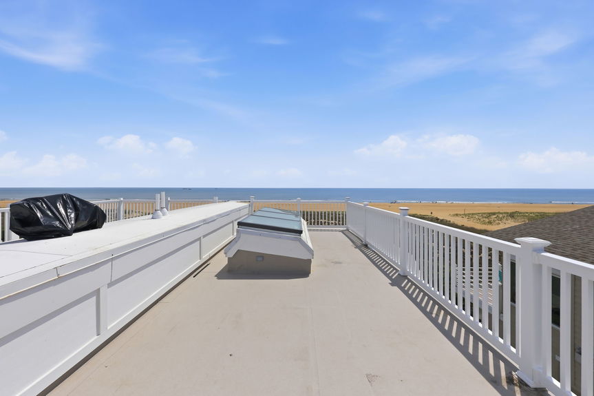 21-web-or-mls-6804A Ocean Front, Virginia Beach, VA 06112026 Exterior 021