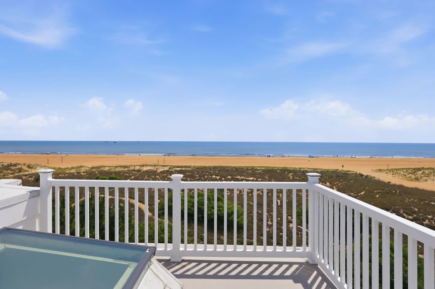 22-web-or-mls-6804A Ocean Front, Virginia Beach, VA 06112026 Exterior 022