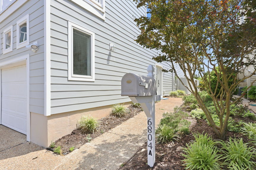 25-web-or-mls-6804A Ocean Front, Virginia Beach, VA 06112026 Exterior 025
