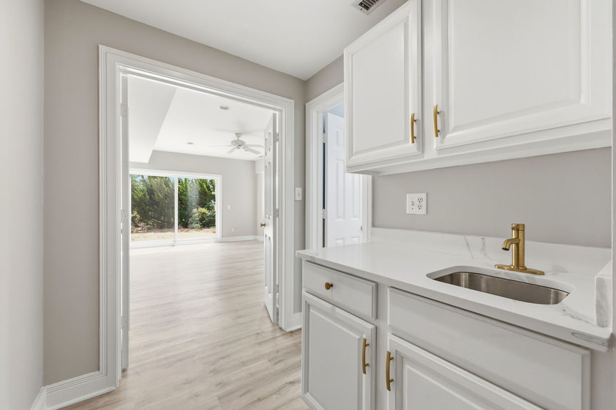31-web-or-mls-6804A Ocean Front, Virginia Beach, VA 06112026 HDR 041