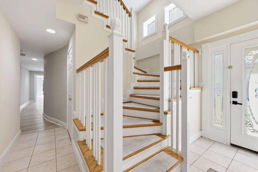 35-web-or-mls-6804A Ocean Front, Virginia Beach, VA 06112026 HDR 053