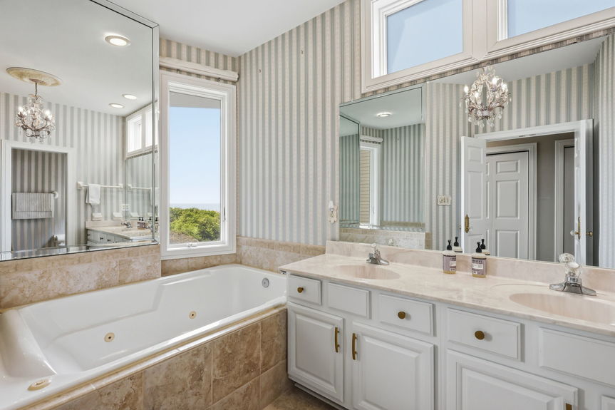 37-web-or-mls-6804A Ocean Front, Virginia Beach, VA 06112026 HDR 059