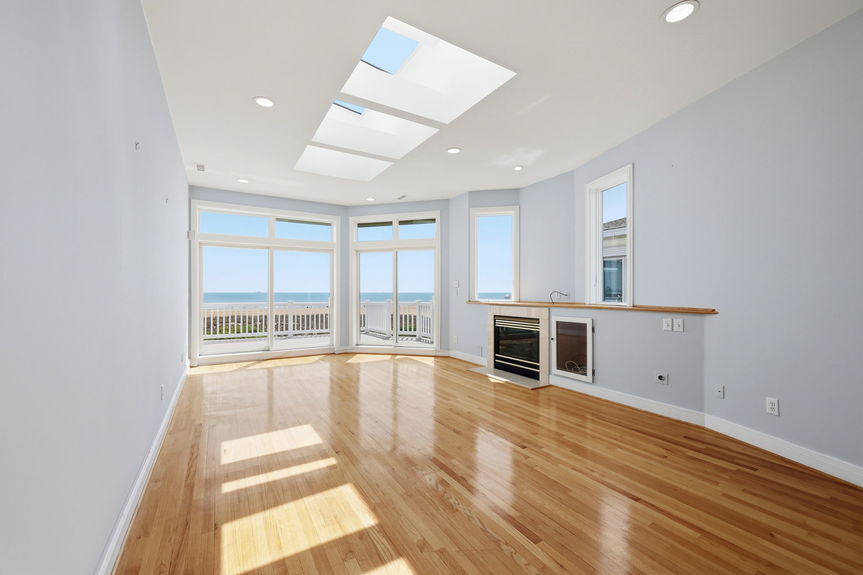 46-web-or-mls-6804A Ocean Front, Virginia Beach, VA 06112026 HDR 086