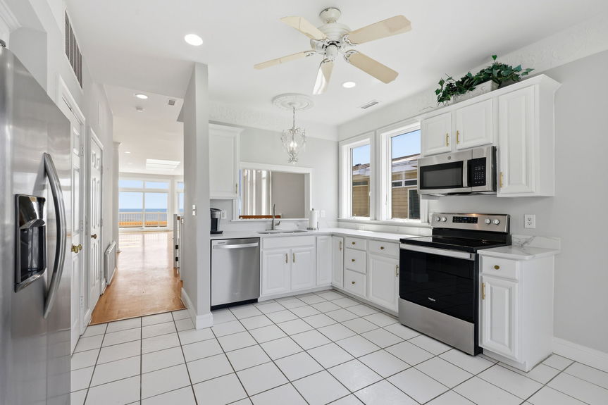 50-web-or-mls-6804A Ocean Front, Virginia Beach, VA 06112026 HDR 098