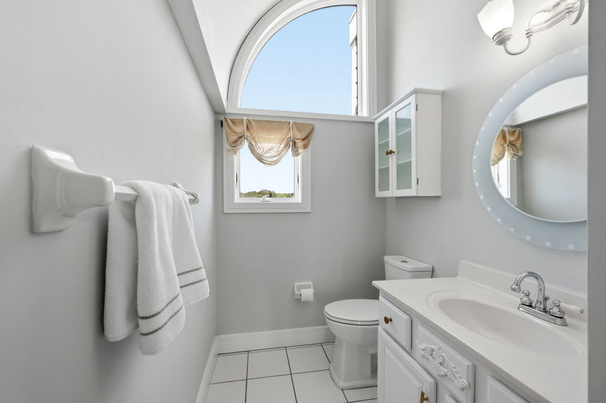53-web-or-mls-6804A Ocean Front, Virginia Beach, VA 06112026 HDR 107