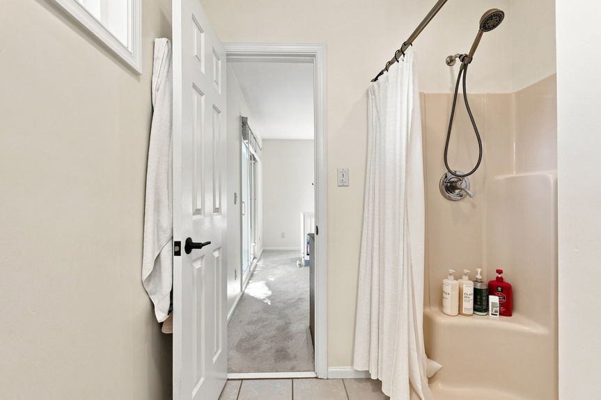 30-web-or-mls-5607 Dawson Road, Virginia Beach, VA 07312026 HDR 035