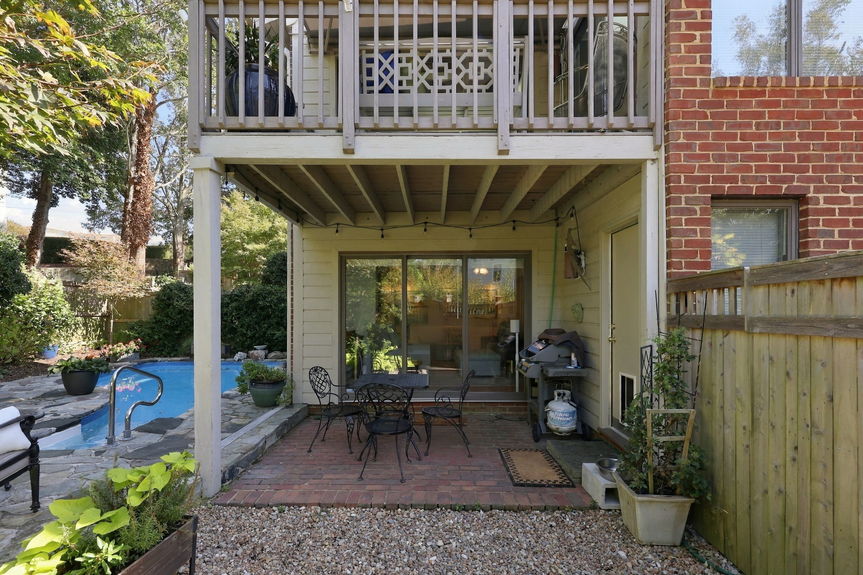 21-web-or-mls-448 Linkhorn Dr, Virginia Beach, VA 10022026 Exterior 021