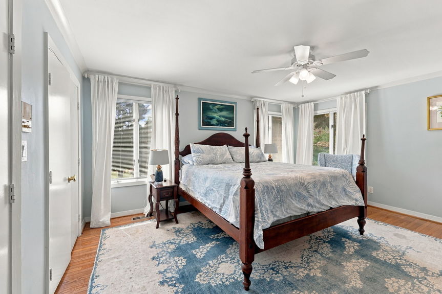 33-web-or-mls-448 Linkhorn Dr, Virginia Beach, VA 10022026 HDR 051