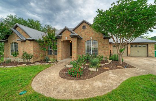 Front of Residence-009-004-2896x1944