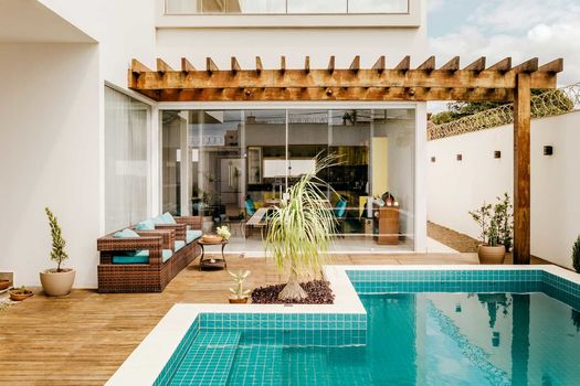 Homes with Pools