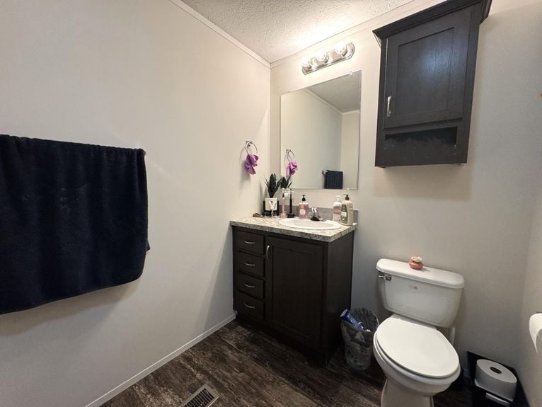 20251101200933057563000000-o