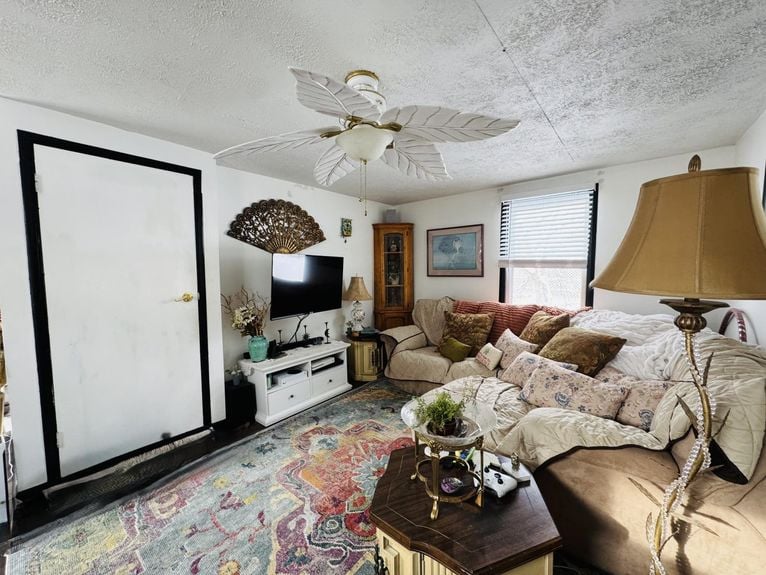 20251203232323391209000000-o