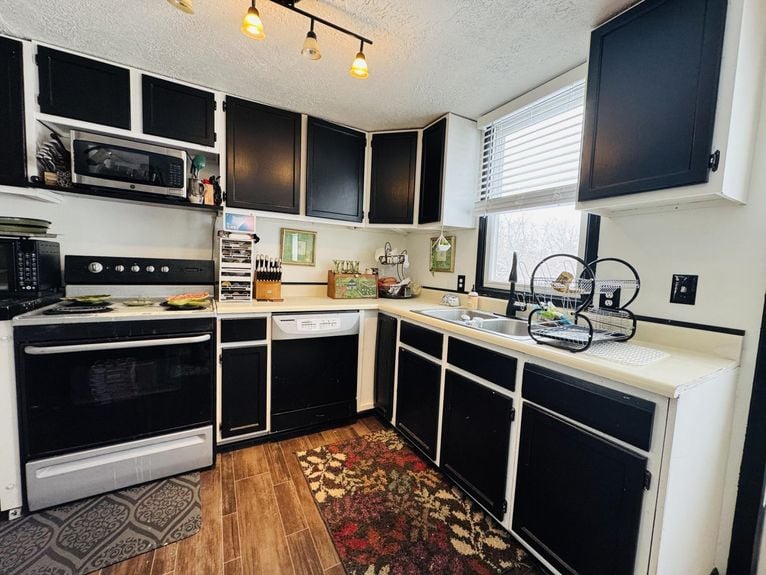 20251203232327687803000000-o