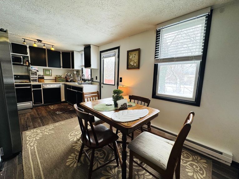 20251203232338813820000000-o