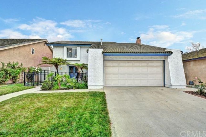 11390 Providencia ST1