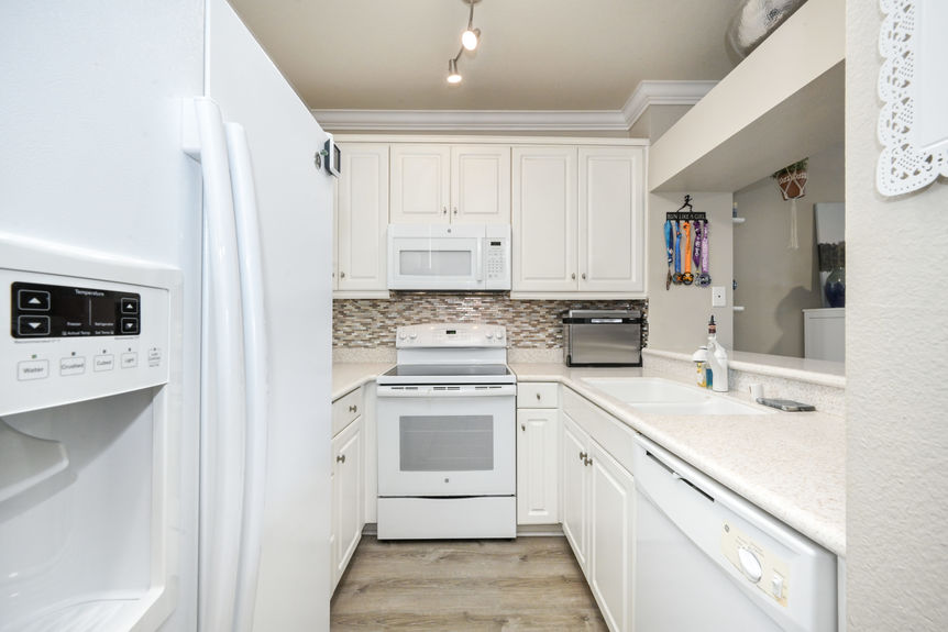 20301 Bluffside Cir Unit 208 Huntington Beach CA 92646 &#8211; 008 &#8211; Kitchen 2