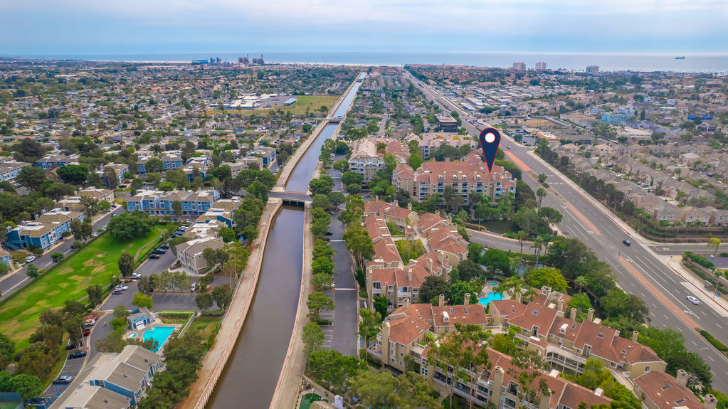 20301 Bluffside Cir Unit 208 Huntington Beach CA 92646 &#8211; 032 &#8211; Aerial 1