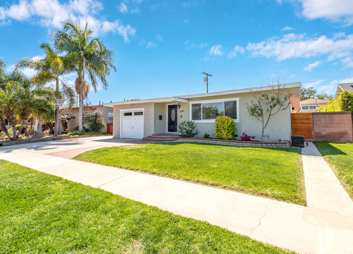 2049 Carfax Ave Long Beach CA-large-006-017-DSC 1436-1499&#215;1000-72dpi