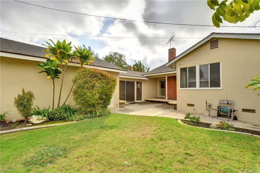 6471 E Los Arcos St 2