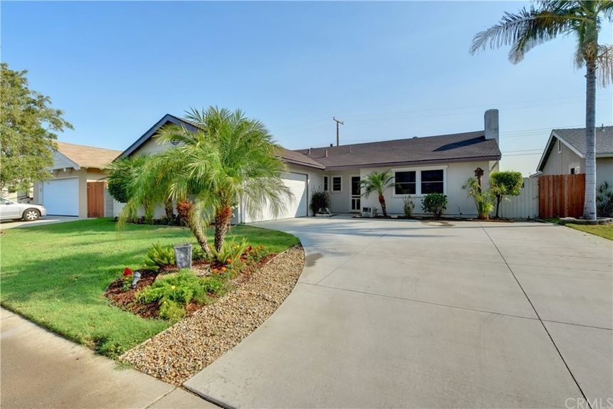 8302 Fontainbleau WAY1