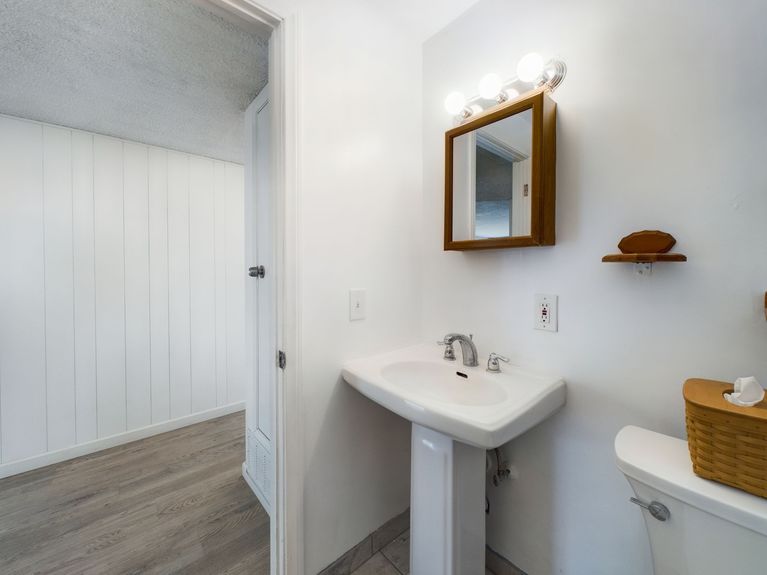 5851 Shirl Street Cypress CA 90630 &#8211; 018 &#8211; Bathroom 1-2