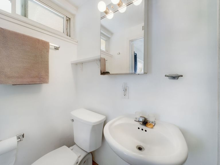 5851 Shirl Street Cypress CA 90630 &#8211; 022 &#8211; Primary Bathroom 2