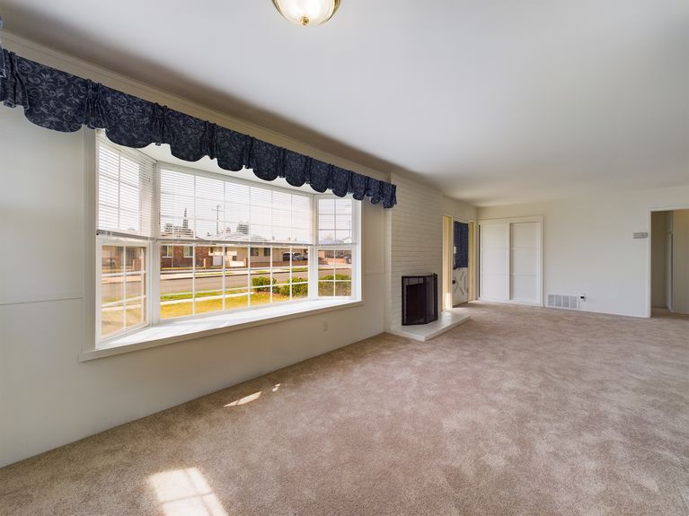 8802 San Fabio Cir Buena Park CA 90620 &#8211; 012 &#8211; Dining Room 4