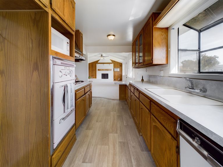 8802 San Fabio Cir Buena Park CA 90620 &#8211; 013 &#8211; Kitchen 1