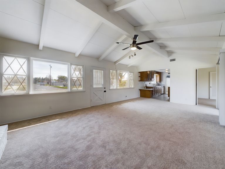 8802 San Fabio Cir Buena Park CA 90620 &#8211; 020 &#8211; Family Room 3