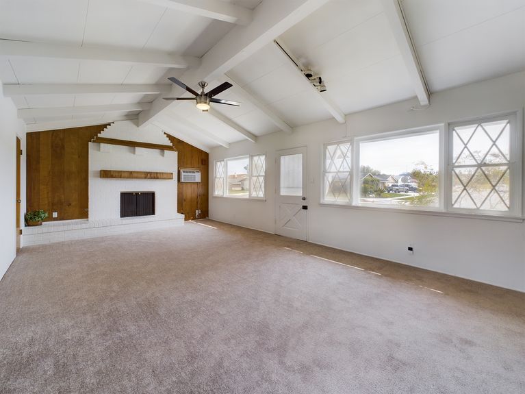 8802 San Fabio Cir Buena Park CA 90620 &#8211; 021 &#8211; Family Room 4