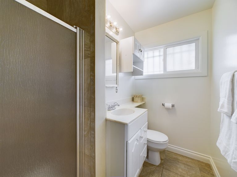 8802 San Fabio Cir Buena Park CA 90620 &#8211; 024 &#8211; Bathroom 1-1