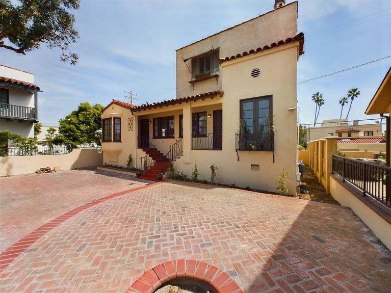 118 Termino Ave Long Beach CA 90803 &#8211; 003 &#8211; Front 3