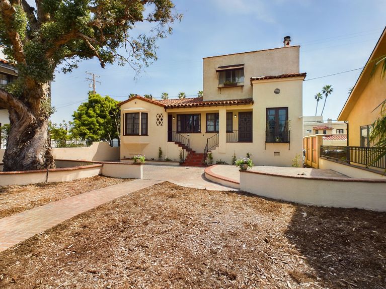 118 Termino Ave Long Beach CA 90803 &#8211; 004 &#8211; Front 4