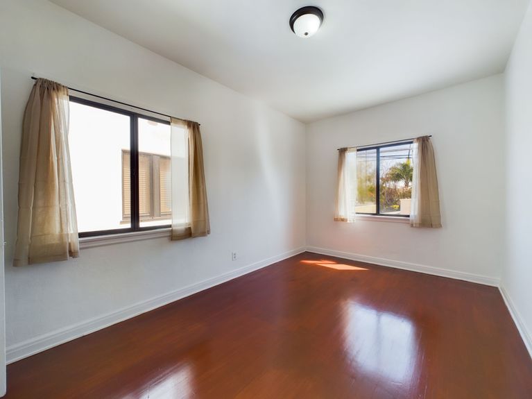 118 Termino Ave Long Beach CA 90803 &#8211; 047 &#8211; Bedroom 1-1