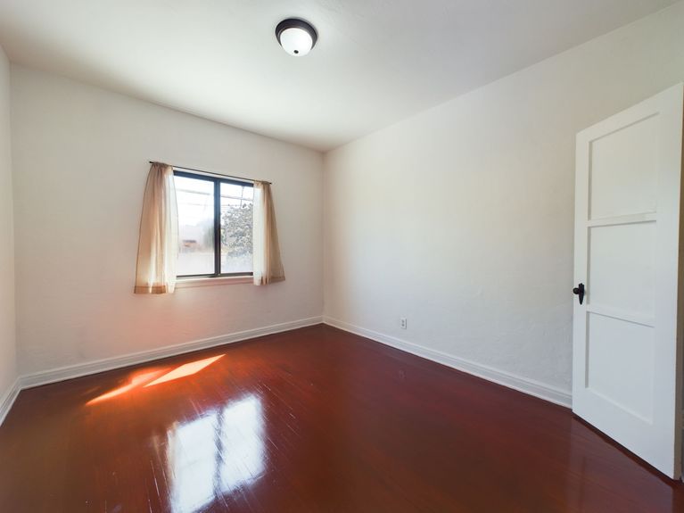 118 Termino Ave Long Beach CA 90803 &#8211; 050 &#8211; Bedroom 2-1