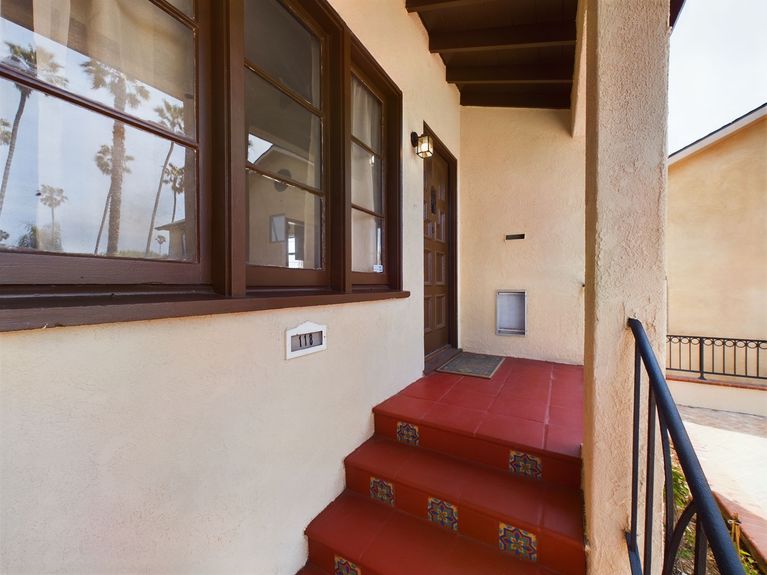 118 Termino Ave Long Beach CA 90803 &#8211; 057 &#8211; Entry 1