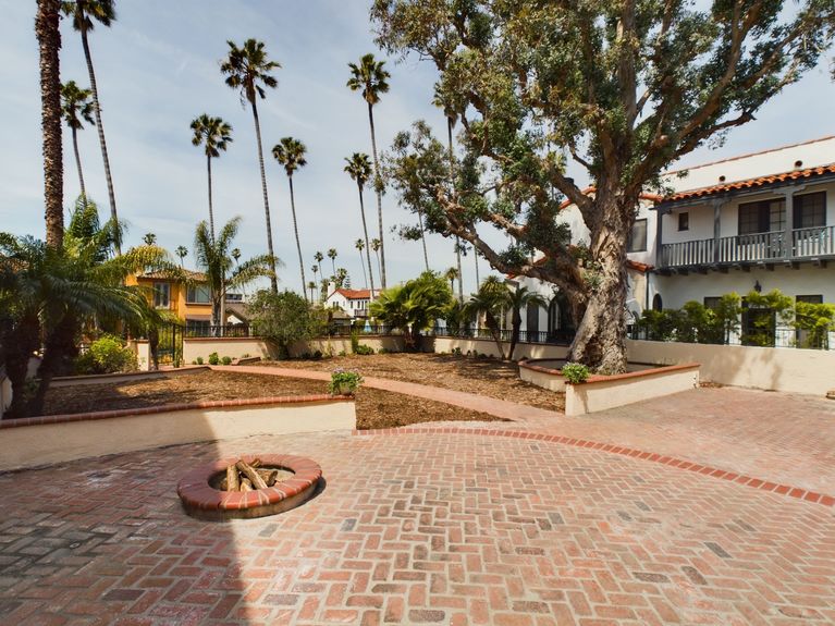 118 Termino Ave Long Beach CA 90803 &#8211; 060 &#8211; Exterior 2