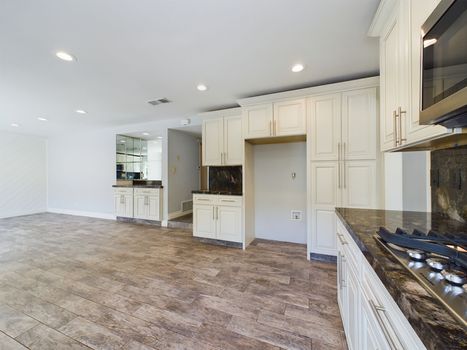 4962 Santiago Drive La Palma CA 90623 &#8211; 020 &#8211; Kitchen 7