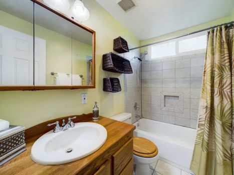 5751 Shirl St Cypress CA 90630 &#8211; 033 &#8211; Bathroom 2-1