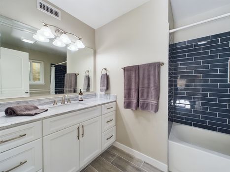 731 Hayward St Anaheim CA 92804 &#8211; 019 &#8211; Master Bathroom 1