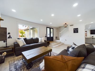 9843 Milton Cir Cypress CA 90630 &#8211; 006 &#8211; Living Room